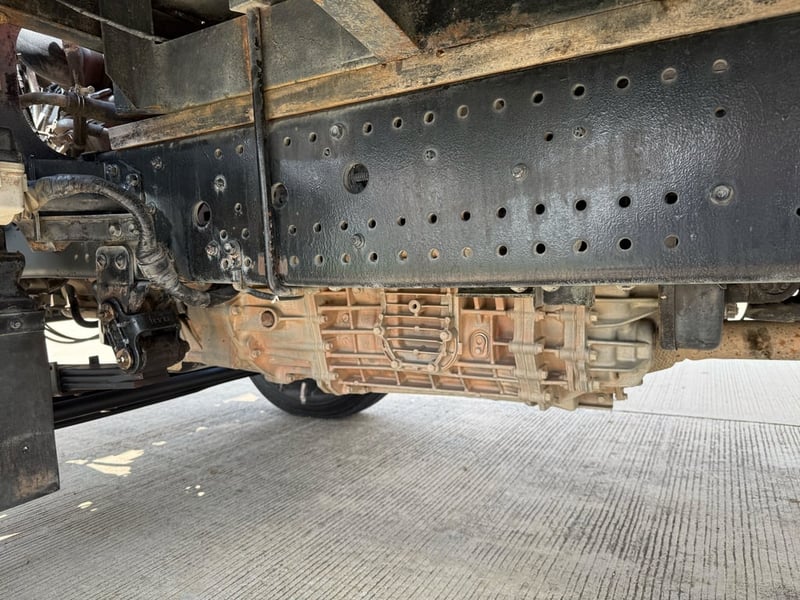 ISUZU FRR 210แรงม้า รถบรรทุก 6ล้อ กระบะเหล็ก ปี2011