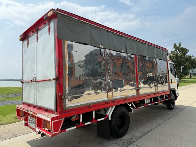 ISUZU FRR 210แรงม้า รถบรรทุก 6ล้อ กระบะเหล็ก ปี2011