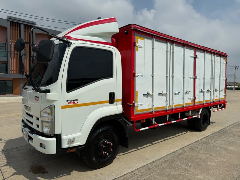 ISUZU FRR 210แรงม้า รถบรรทุก 6ล้อ กระบะเหล็ก ปี2011