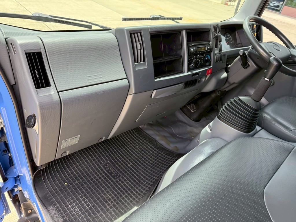 ISUZU NMR 130 แรงม้า รถบรรทุก 4ล้อ สองแถว ปี2016 ISUZU NMR 130 แรงม้า รถบรรทุก 4ล้อ สองแถว ปี2016