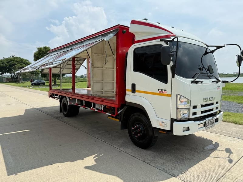 ISUZU FRR 210แรงม้า รถบรรทุก 6ล้อ กระบะเหล็ก ปี2011