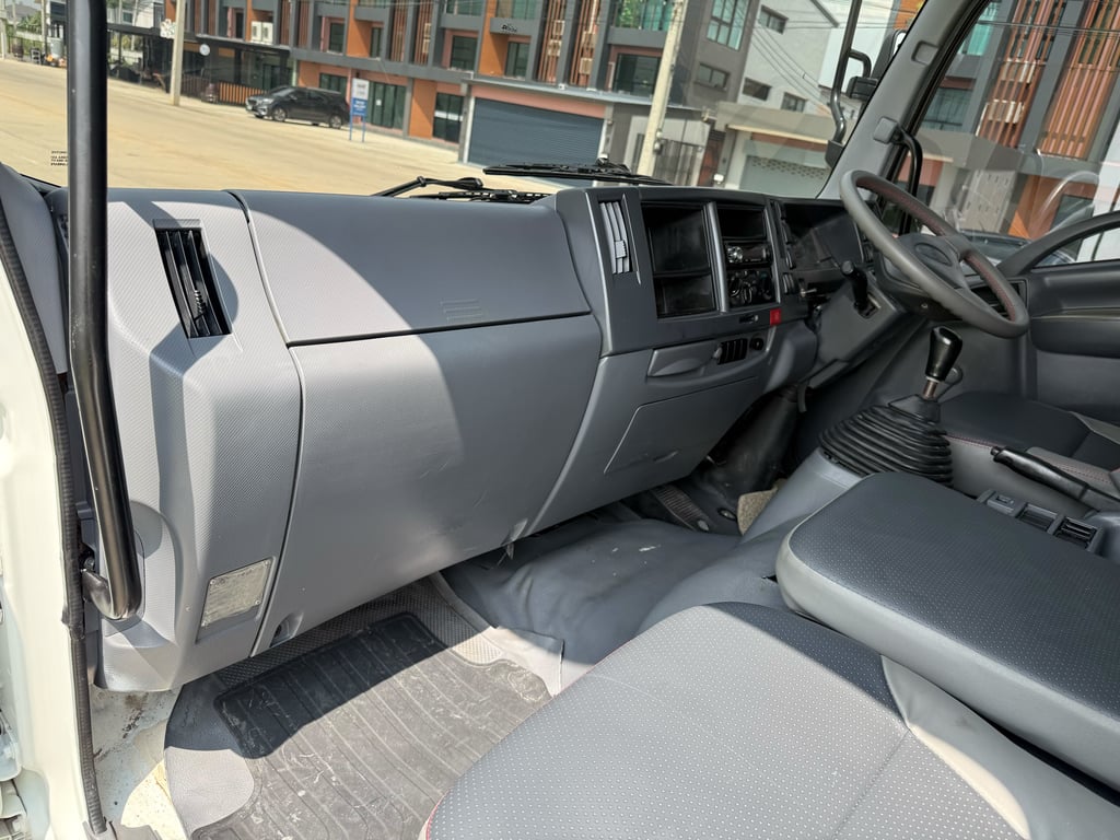 ISUZU FRR 210แรงม้า รถบรรทุก 6ล้อ กระบะเหล็ก ปี2011 ISUZU FRR 210แรงม้า รถบรรทุก 6ล้อ กระบะเหล็ก ปี2011