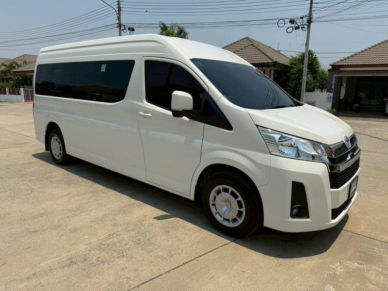 รถตู้หน้ายาว Toyota Commuter 2.8cc Auto 2022 ไมล์น้อย 