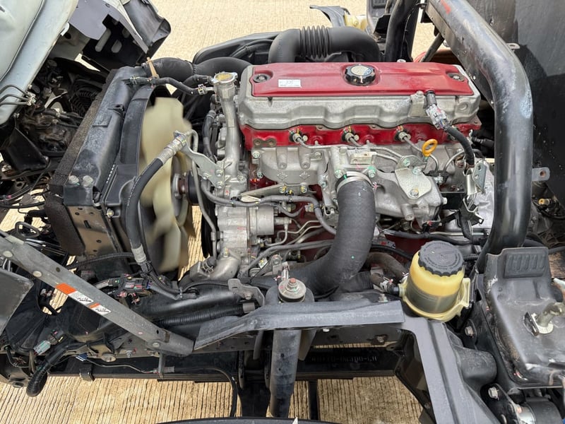 HINO XZU 300แรงม้า รถบรรทุก 4ล้อ ตู้แห้ง ปี2018 เลขไมล์ 83,042 กม.