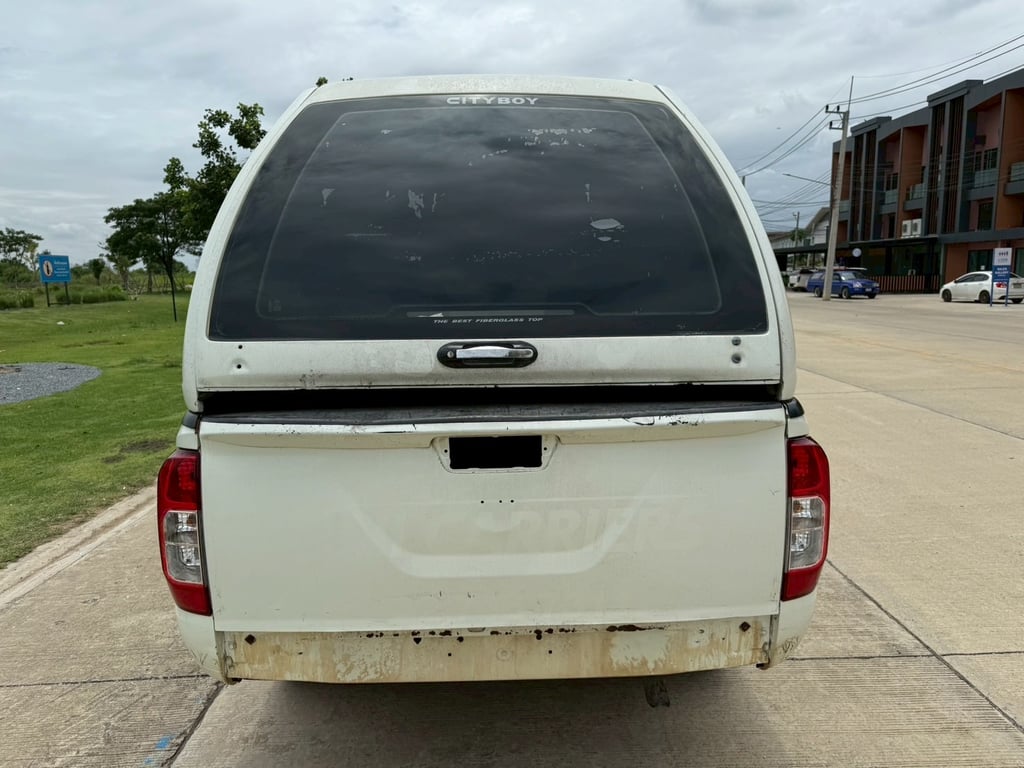 Nissan Navara NP300 king-cab 