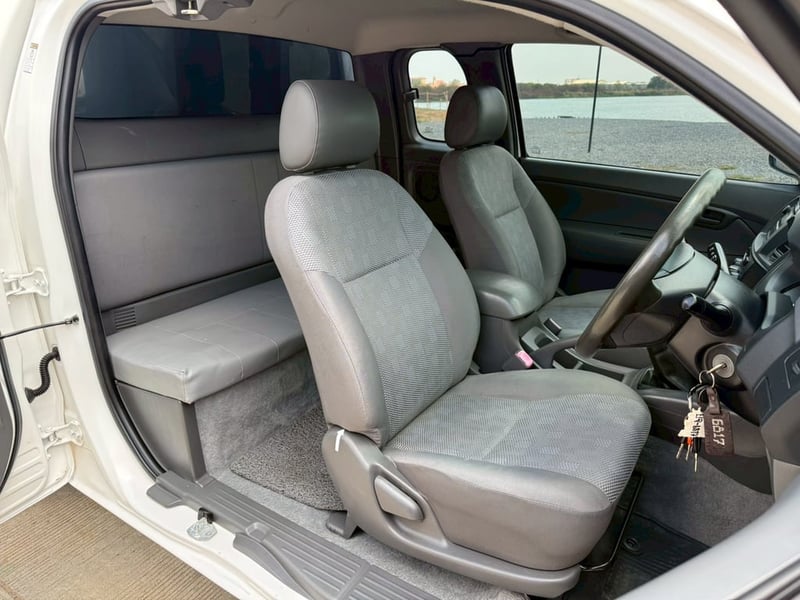 Toyota Vigo Champ 2.5 Smart Cab 2013 Toyota Vigo Champ 2.5 Smart Cab 2013