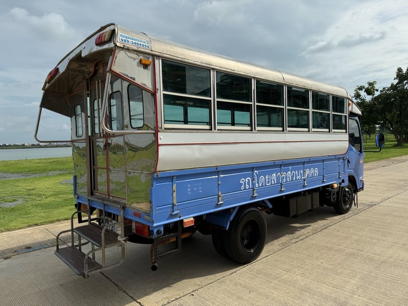 ISUZU NMR 130แรงม้า รถบรรทุก 4ล้อ กระบะเหล็ก ปี2016