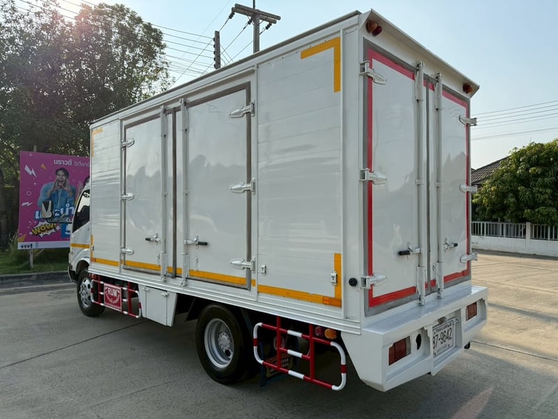 HINO XZU 150แรงม้า รถบรรทุก 4ล้อ ตู้แห้ง ปี2014