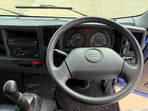 ISUZU NMR 130แรงม้า รถบรรทุก 4ล้อ กระบะเหล็ก ปี2016