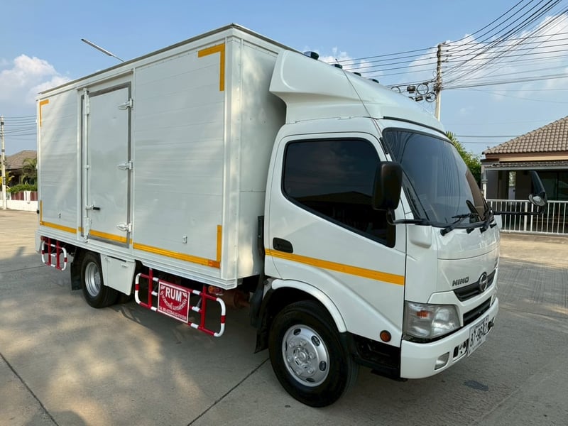 HINO XZU 150แรงม้า รถบรรทุก 4ล้อ ตู้แห้ง ปี2014