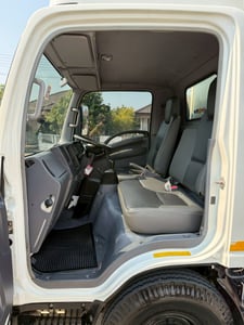 ISUZU NLR 130แรงม้า รถบรรทุก 4ล้อ ตู้แห้ง ปี2010