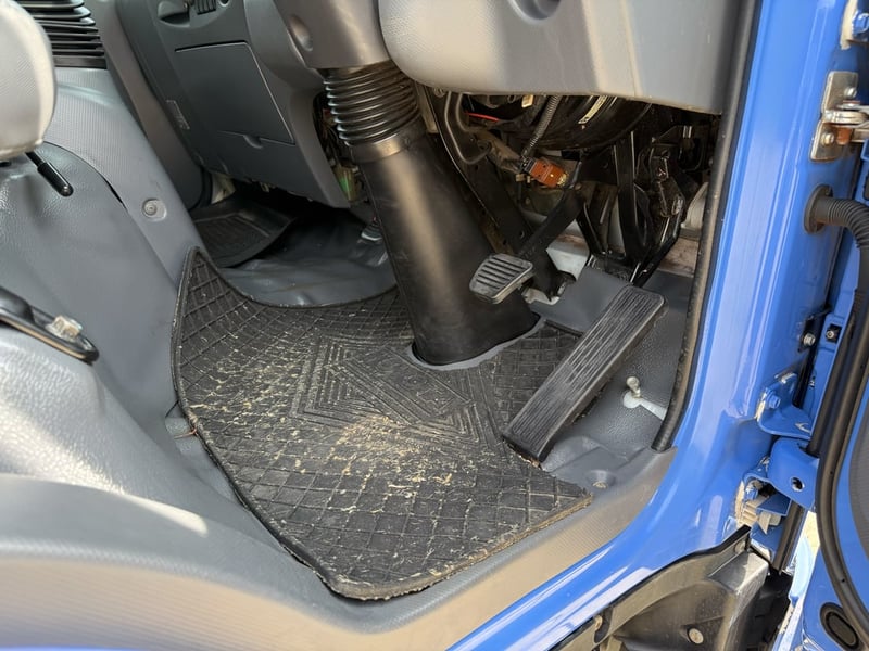 ISUZU NMR 130แรงม้า รถบรรทุก 4ล้อ กระบะเหล็ก ปี2016