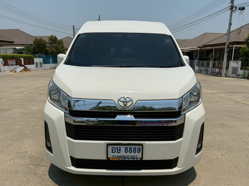 รถตู้หน้ายาว Toyota Commuter 2.8cc Auto 2022 ไมล์น้อย รถตู้หน้ายาว Toyota Commuter 2.8cc Auto 2022 ไมล์น้อย