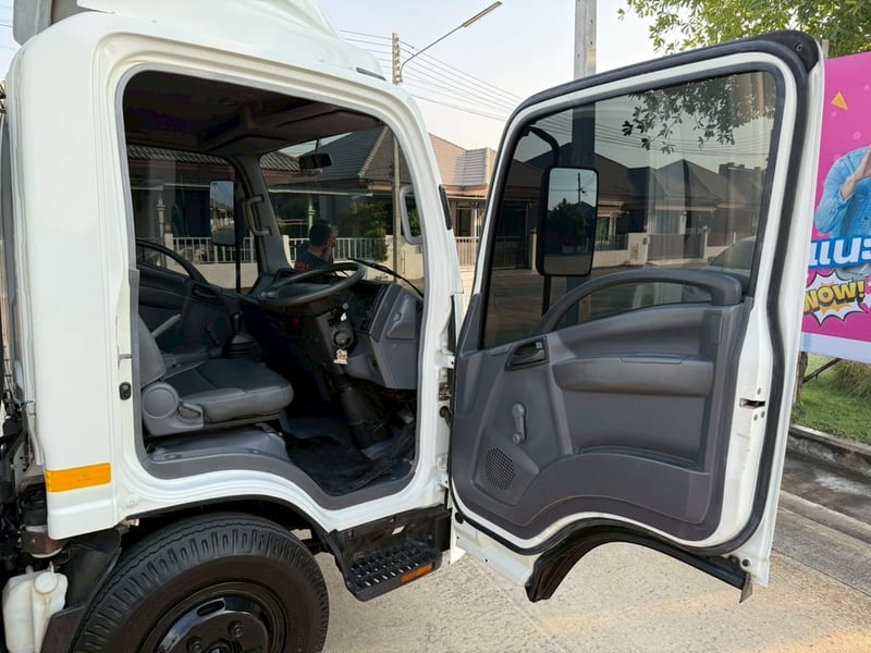 ISUZU NMR 130แรงม้า รถบรรทุก 6ล้อ กระบะเหล็ก ปี2009 ISUZU NMR 130แรงม้า รถบรรทุก 6ล้อ กระบะเหล็ก ปี2009