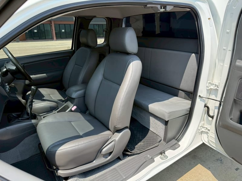 Toyota Vigo 2.5cc Open Cab 2013 Toyota Vigo 2.5cc Open Cab 2013