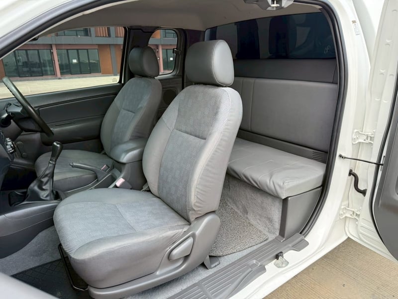 Toyota Vigo หน้าแซมป์ 2.5cc 2013 Toyota Vigo หน้าแซมป์ 2.5cc 2013