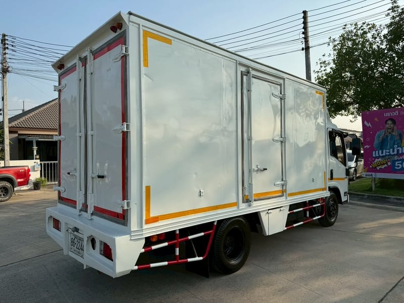 ISUZU NMR 130แรงม้า รถบรรทุก 6ล้อ กระบะเหล็ก ปี2009 ISUZU NMR 130แรงม้า รถบรรทุก 6ล้อ กระบะเหล็ก ปี2009