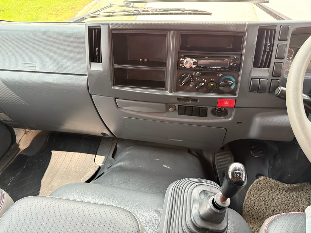 ISUZU FRR 210แรงม้า รถบรรทุก 6ล้อ กระบะเหล็ก ปี2011 ISUZU FRR 210แรงม้า รถบรรทุก 6ล้อ กระบะเหล็ก ปี2011