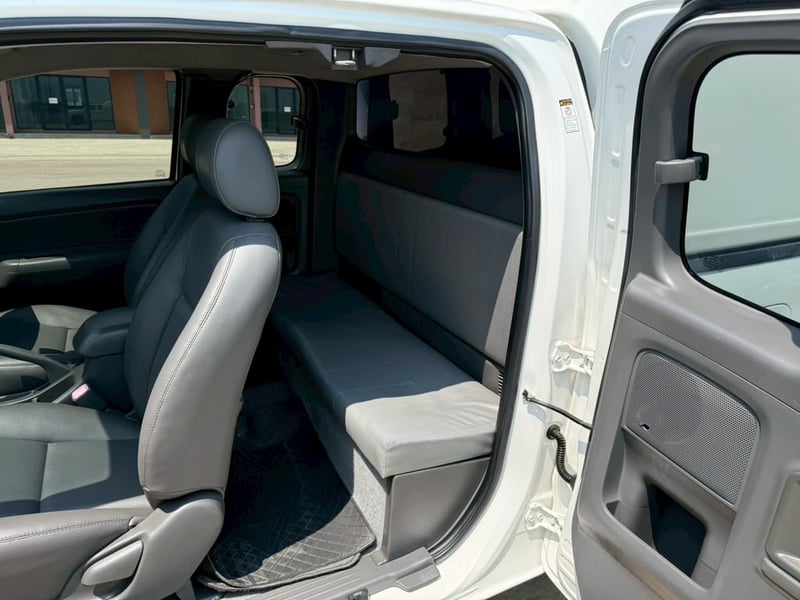 Toyota Vigo 2.5cc Open Cab 2013 Toyota Vigo 2.5cc Open Cab 2013