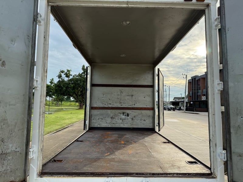 HINO XZU 300แรงม้า รถบรรทุก 4ล้อ ตู้แห้ง ปี2018 เลขไมล์ 83,042 กม.