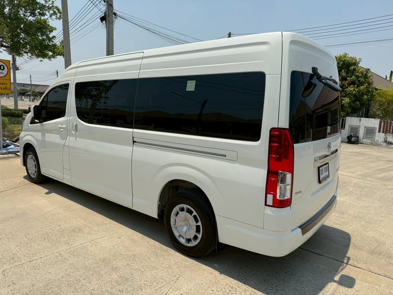 รถตู้หน้ายาว Toyota Commuter 2.8cc Auto 2022 ไมล์น้อย รถตู้หน้ายาว Toyota Commuter 2.8cc Auto 2022 ไมล์น้อย