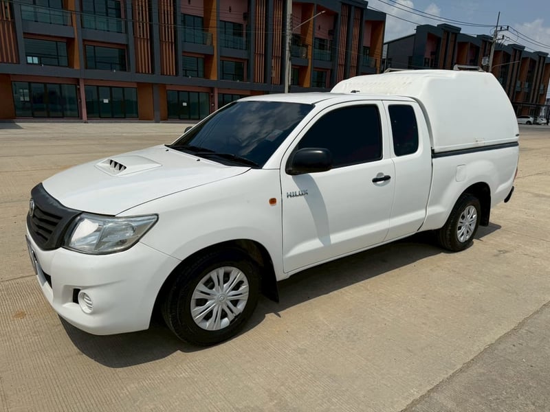 Toyota Vigo หน้าแซมป์ 2.5cc 2013