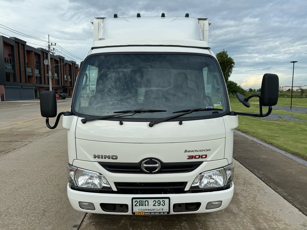 HINO XZU 300แรงม้า รถบรรทุก 4ล้อ ตู้แห้ง ปี2018 เลขไมล์ 83,042 กม. HINO XZU 300แรงม้า รถบรรทุก 4ล้อ ตู้แห้ง ปี2018 เลขไมล์ 83,042 กม.