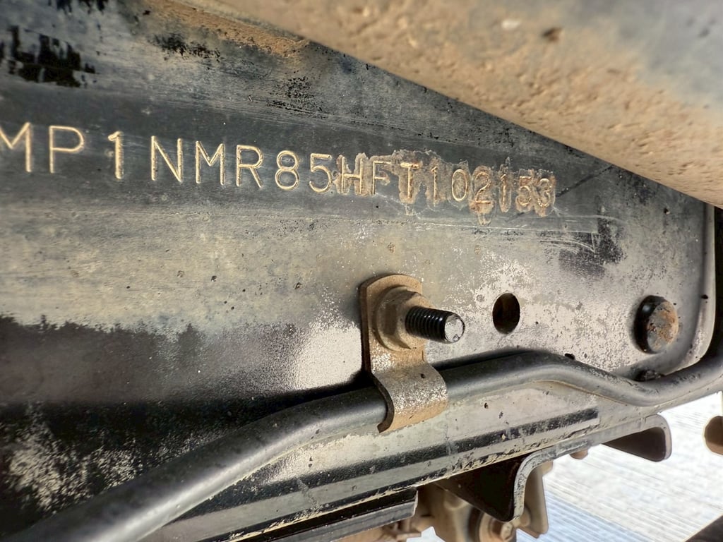 ISUZU NMR 130 แรงม้า รถบรรทุก 4ล้อ สองแถว ปี2016 ISUZU NMR 130 แรงม้า รถบรรทุก 4ล้อ สองแถว ปี2016