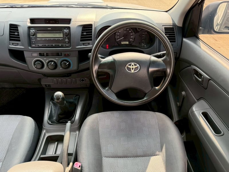 Toyota Vigo Champ 2.5 Smart Cab 2013 Toyota Vigo Champ 2.5 Smart Cab 2013