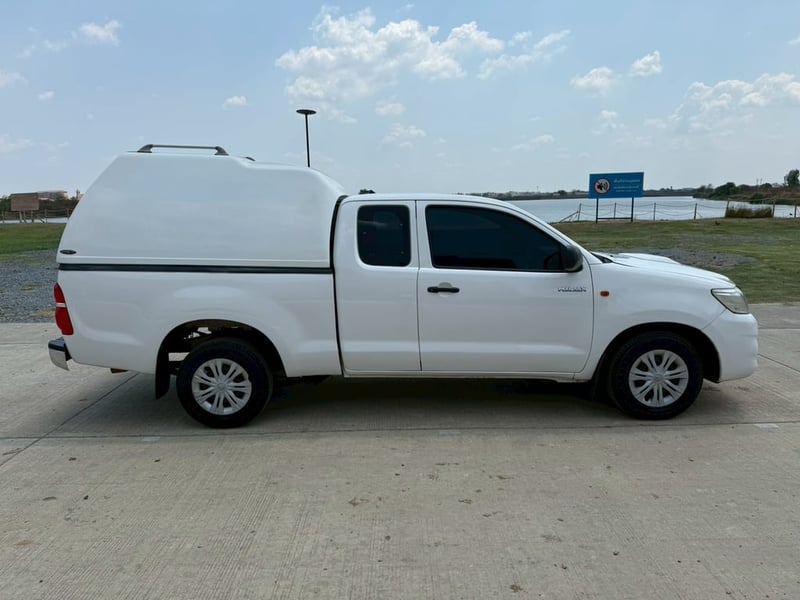 Toyota Vigo หน้าแซมป์ 2.5cc 2013 Toyota Vigo หน้าแซมป์ 2.5cc 2013