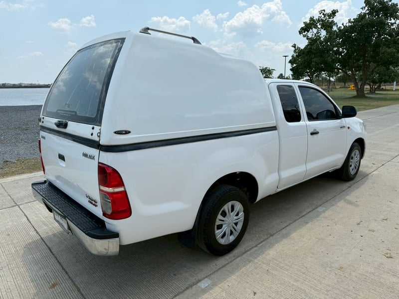 Toyota Vigo หน้าแซมป์ 2.5cc 2013 Toyota Vigo หน้าแซมป์ 2.5cc 2013