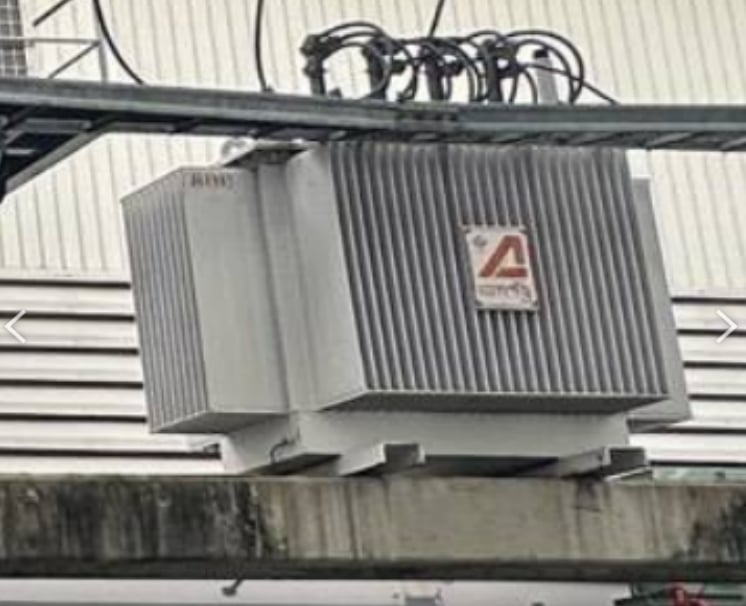 หม้อแปลง800 KVA 3เฟสมือสอง  พร้อมตู้ MDB 1ชุด ราคา 180,000 บาท สนใจโทร062-3452127 ไลน์ register12345