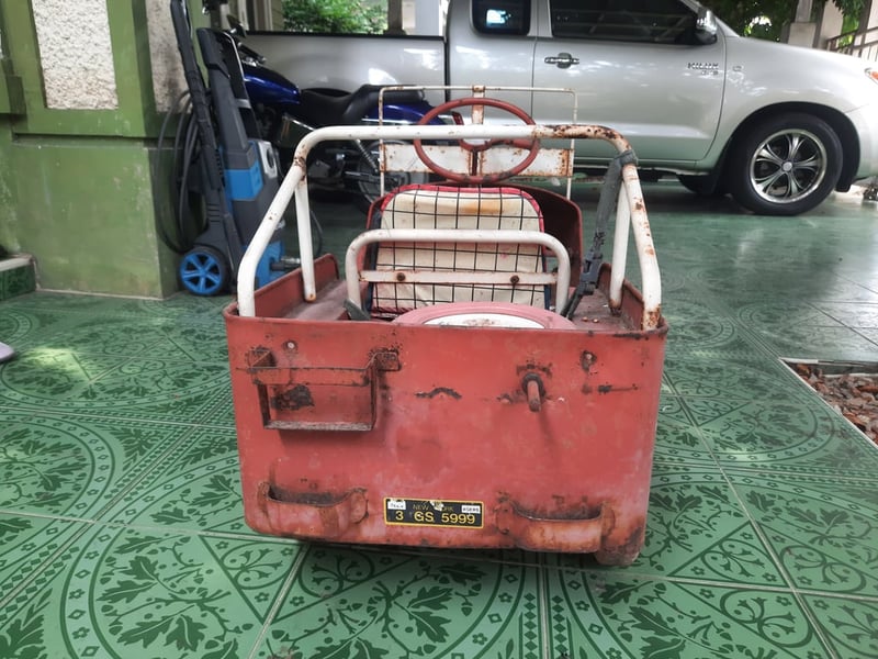 รถจิ๊บ สังกะสี