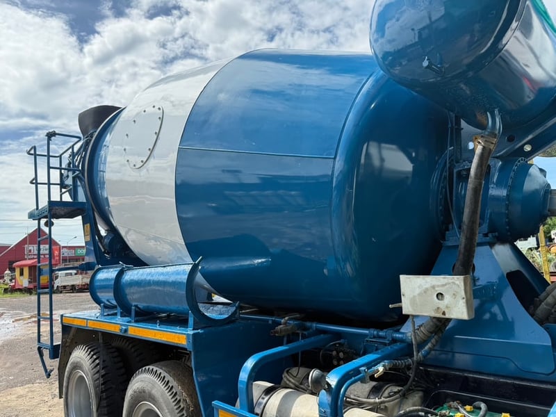 ขาย 650,000 รถโม่ขนาด 6 คิว SANY ปี59 เครื่อง Hino P11C 326แรงม้า เครื่องดีแชซซีสวย ทำสีใหม่พร้อมใช้ รถวิ่ง 200,000 กว่ากิโล  