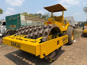 #ขาย 695,000 รถบดล้อหนาม 10 ตัน เล่มทะเบียน  SAKAI SV 500 TF 2 เพลา  เครื่องดี ปั้มสั่นแรง เอวแน่น เล่มทะเบียนพร้อมโอน