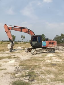 ขาย 180,000 รถแบคโฮ HITACHI EX 200-2 เครื่องดี ช่วงล่างดี