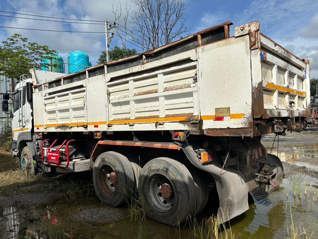 ขาย 690,000 รถ 10 ล้อดั้ม UD TRUCK Quester ปี 2558 เครื่อง 378 แรง หัวบาง ยางดี ครัชซีสวย 