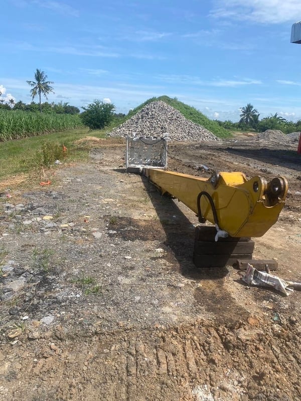 #ขายถูก 185,000 ชุดบูมอามร์ ยาว 16 เมตร ถอดจาก KOMATSU pc 200-8 