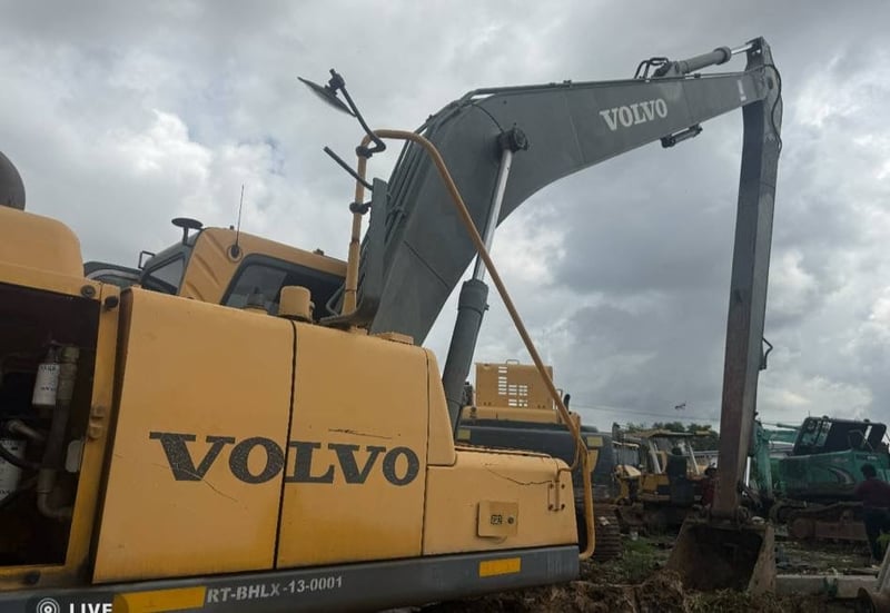 ขาย 950,000 VOLVO EC 210 BLR บูมยาว 18 ม. ไฟฟ้าครบ เครื่องดี ปั้มแรง เอวแน่น ช่วงล่างเต็ม ขาย 950,000 VOLVO EC 210 BLR บูมยาว 18 ม. ไฟฟ้าครบ เครื่องดี ปั้มแรง เอวแน่น ช่วงล่างเต็ม