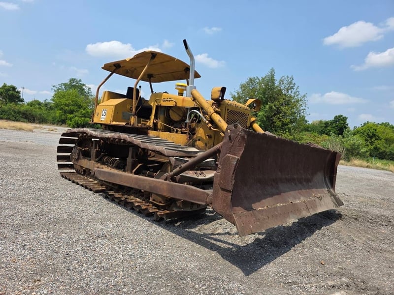 ขาย 450,000 รถแทรคเตอร์เล่มทะเบียนเครื่องไดเร็ค 122 แรง  CAT D5B เครื่อง 10 Z แผ่นแทรคตีนเป็ด เครื่องไดเร็คหัวฉีดปากกา เกียร์ตัดแรง ช่วงล่างดี 