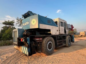 ขาย 550,000 รถเครน 4 ล้อ 25 ตัน KATO  เล่มทะเบียน เครื่องดี ปอกเครนสวย ยางดี เอกสารพร้อมโอน 