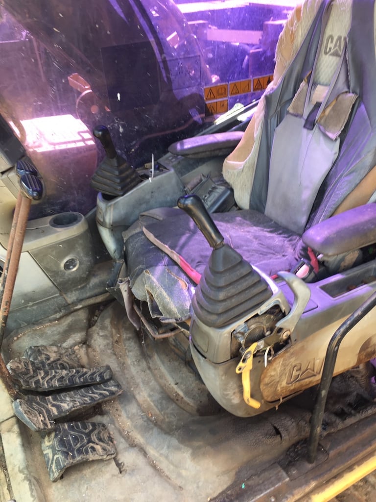 ขาย 350,000 CAT 315 D ไฟฟ้าครบ เครื่องดี ปั้มแรง เอวแน่น ช่วงล่างสวย 