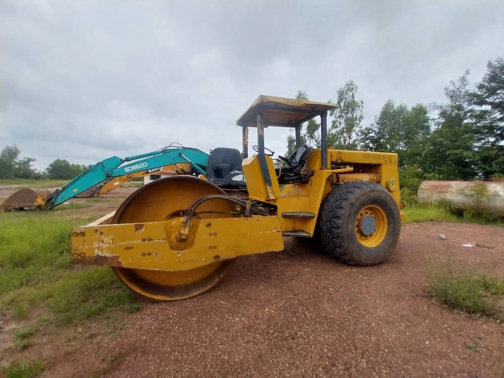 ขาย 335,000 รถบด 10 ตัน BOMAG 212D-2 เครื่องดี 2 เพลา ปั้มสั่นแรง เอวแน่น ยางดี ขาย 335,000 รถบด 10 ตัน BOMAG 212D-2 เครื่องดี 2 เพลา ปั้มสั่นแรง เอวแน่น ยางดี