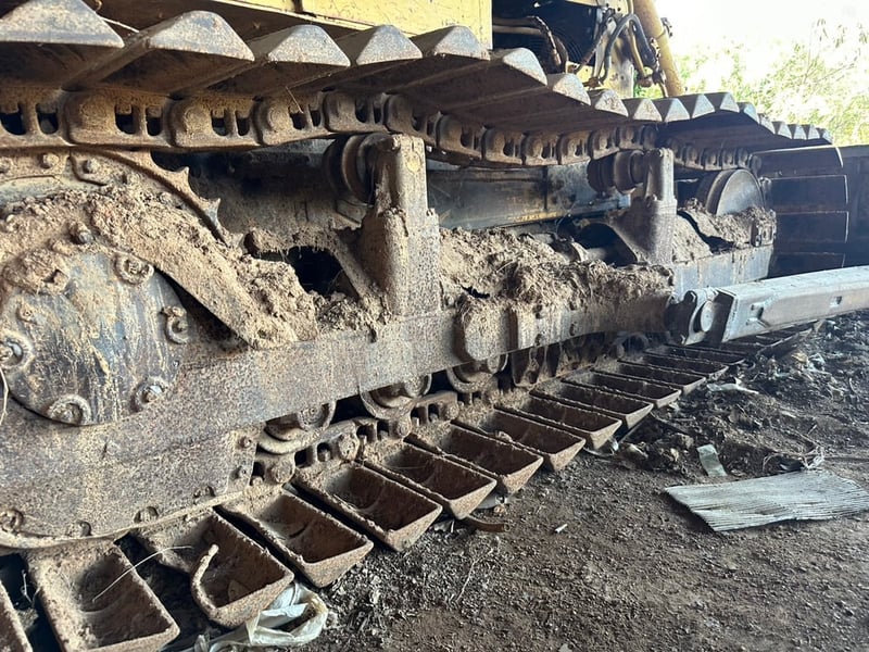 #ขายถูกยอดนิยม 485,000  รถแทรคเตอร์ เล่มทะเบียน CAT D5B เกียร์ตัดแรงแผ่นตีนเป็ด(แผ่นนอกแท้สวยๆ) เครื่องดี เกียร์แรง ช่วงล่างสวย