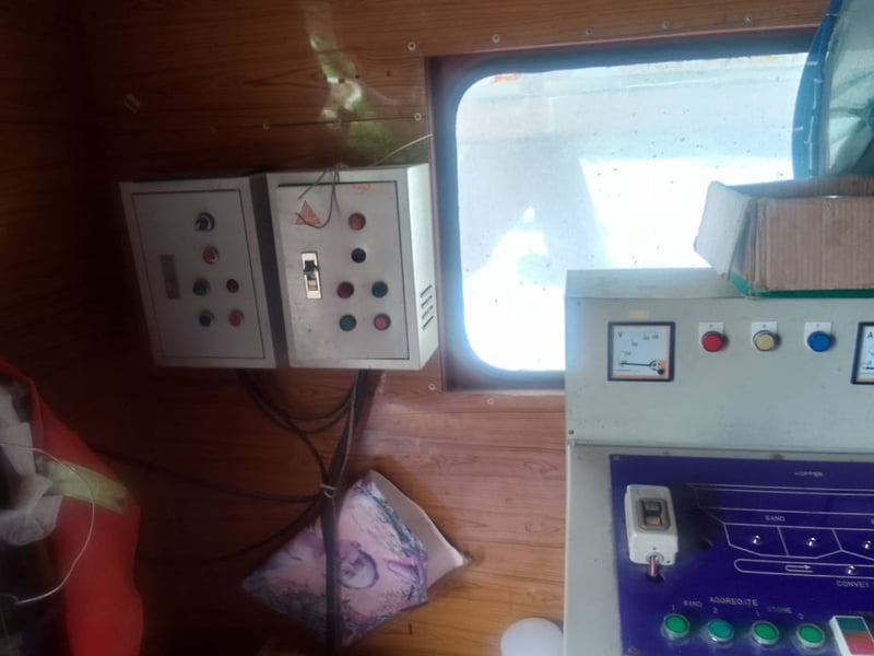 ขาย 270,000 บาท แพล้นผสมคอนกรีตหรือแพล้นปูน ครึ่งคิว  อุปกรณ์ครบ