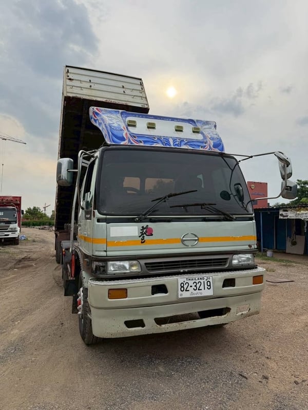 ขาย 255,000 (เฉพาะหัวลาก) HINO FN3MKLA 240 แรง 2 เพลา มีระบบยกดั้ม รถพร้อมใช้งาน เอกสารพร้อมโอน  