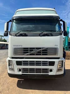 ขาย 450,000 หัวลาก VOLVO FH 480 เพลาเดียว ล้อยก หัวสองชั้นมีที่นอน หัวบาง ยางดี ครัชซีสวย รถพร้อมใช้งาน