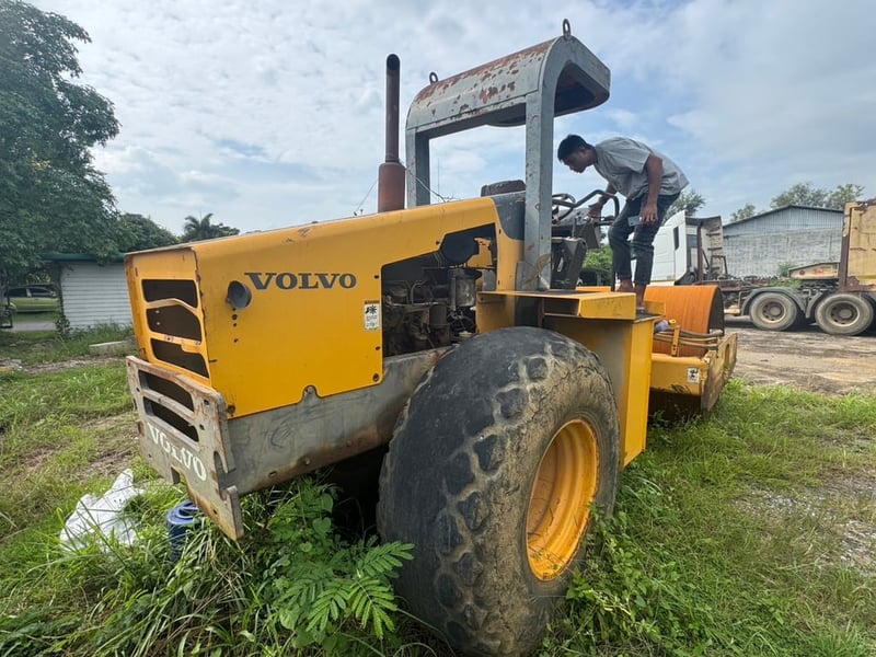 ขาย 590,000 รถบด 10 ตัน VOLVO SD100DC 2 เพลา เครื่องดี ปั้มสั่นแรง เอวแน่น ยางดี 