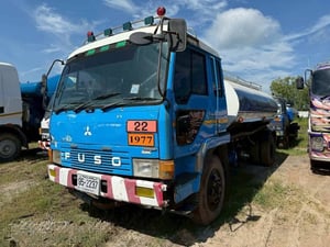 ขาย 490,000 รถ 6 ล้อบรรทุกน้ำ MITSUBISHI FUSO FP418J เครื่อง 225 แรง บรรจุน้ำ 8,000 ลิตร พร้อมระบบดูดน้ำ สเปรย์น้ำ พร้อมใช้ เครื่องดี ครัชซีสวย แอร์เย็น