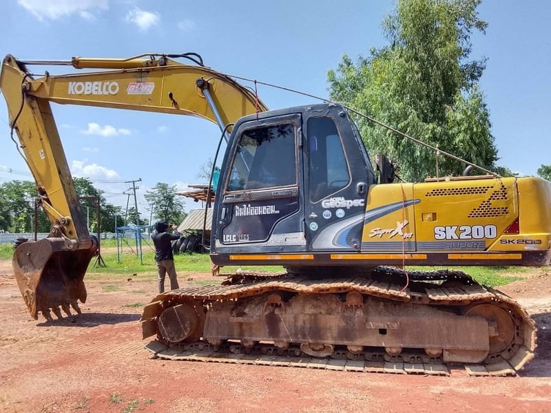 ขายแพคคู่ 395,000 คันที่ 1 KOBELCO SK200-3 คันที่ 2 KOBELCO SK100-5 รถใข้งานได้ 